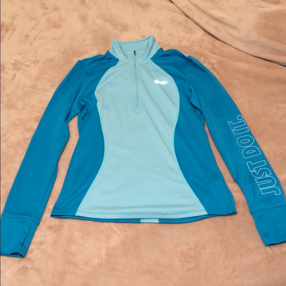 NIKE TOP